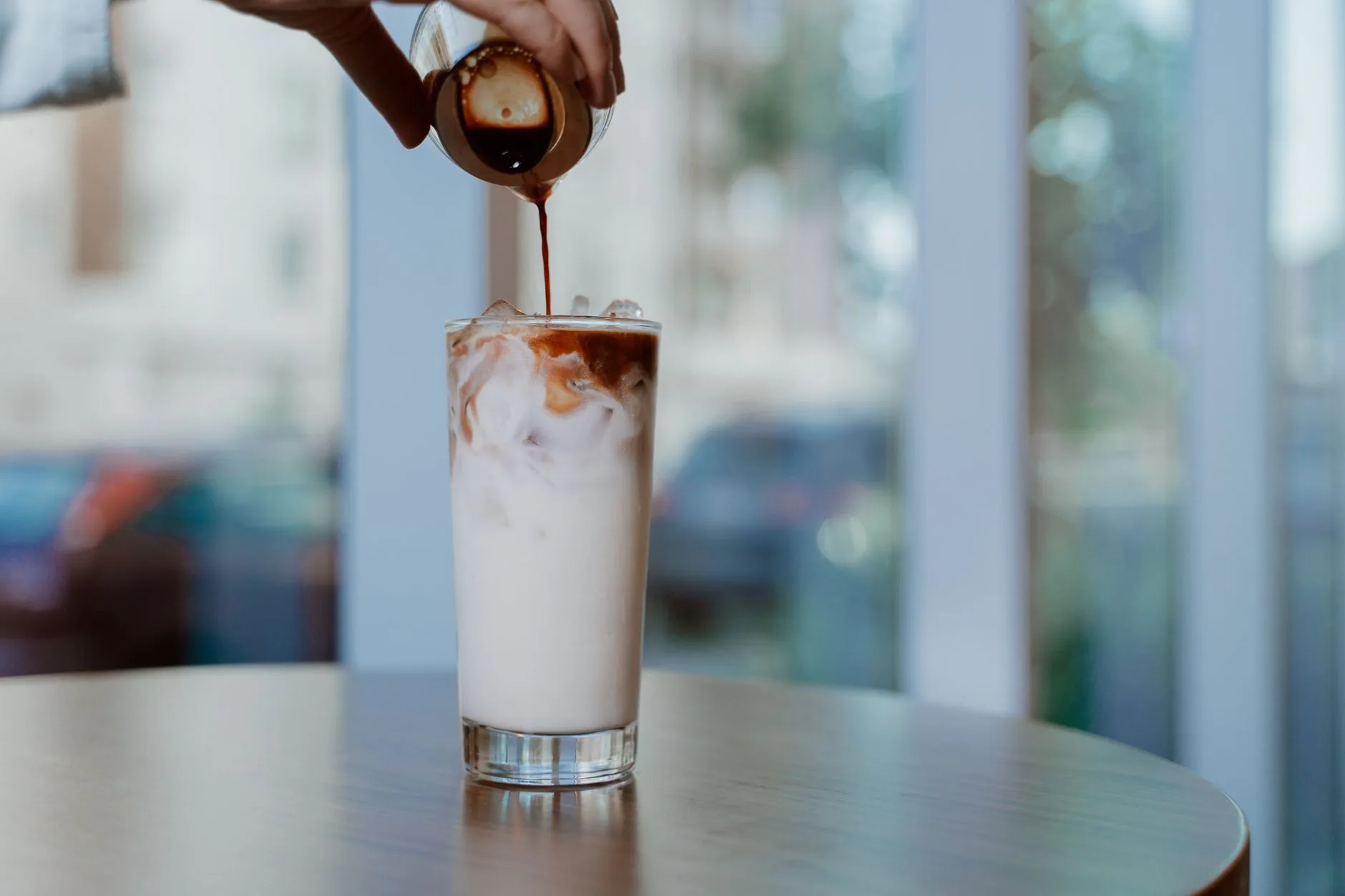 Gambar Resep Kopi Susu Gula Aren dengan latte art
